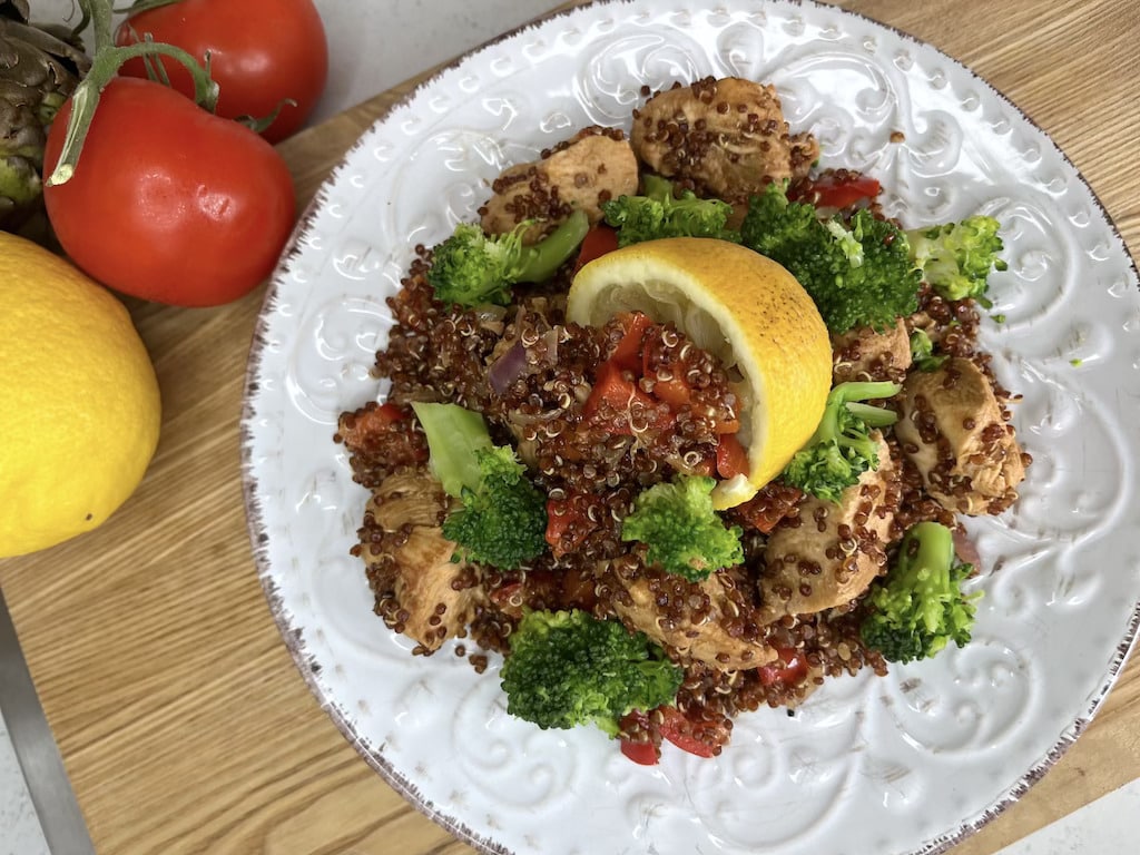 Recept – Stekt quinoa med grönsaker och kyckling